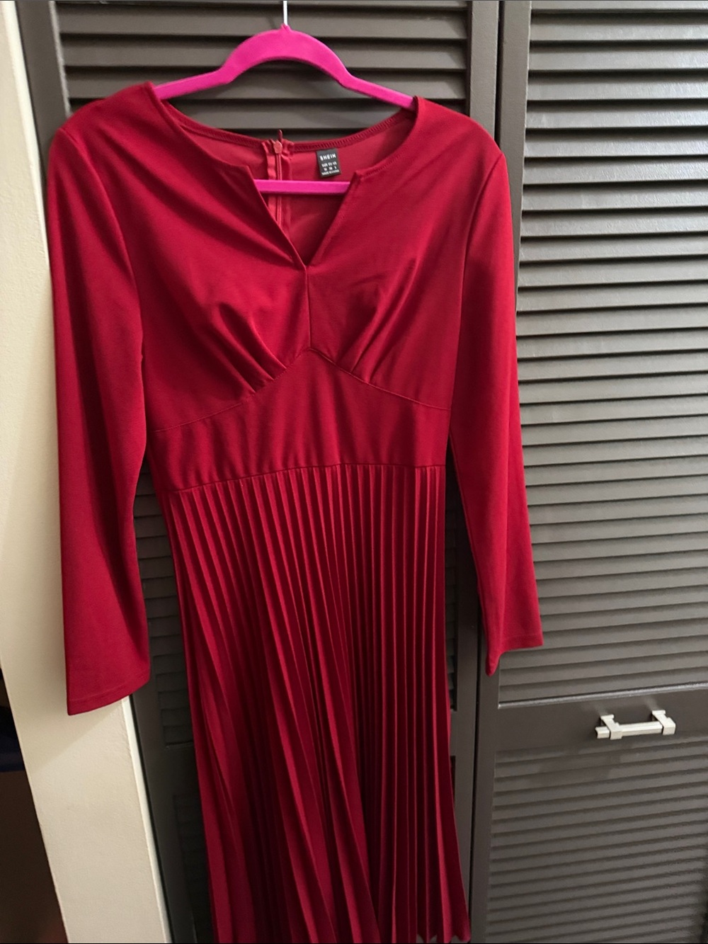 SHEIN Red Long Sleeve Pleated Midi Dress